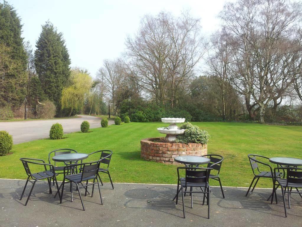 Wincham Hall Hotel Нортуич Екстериор снимка